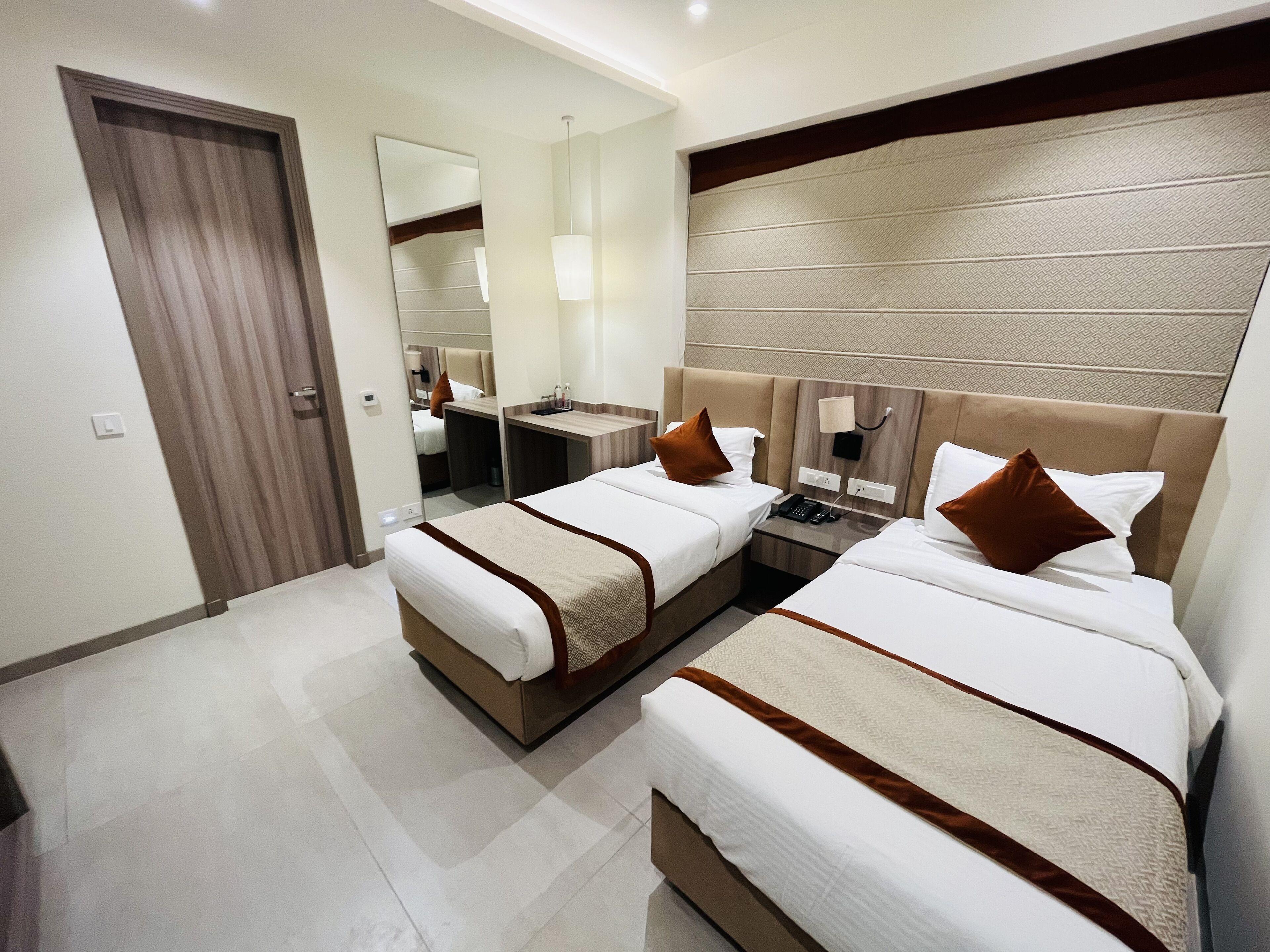 Hotel The Royal Vista - Varanasi — Photos 3
